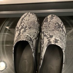 Womens Oofos slides size 9